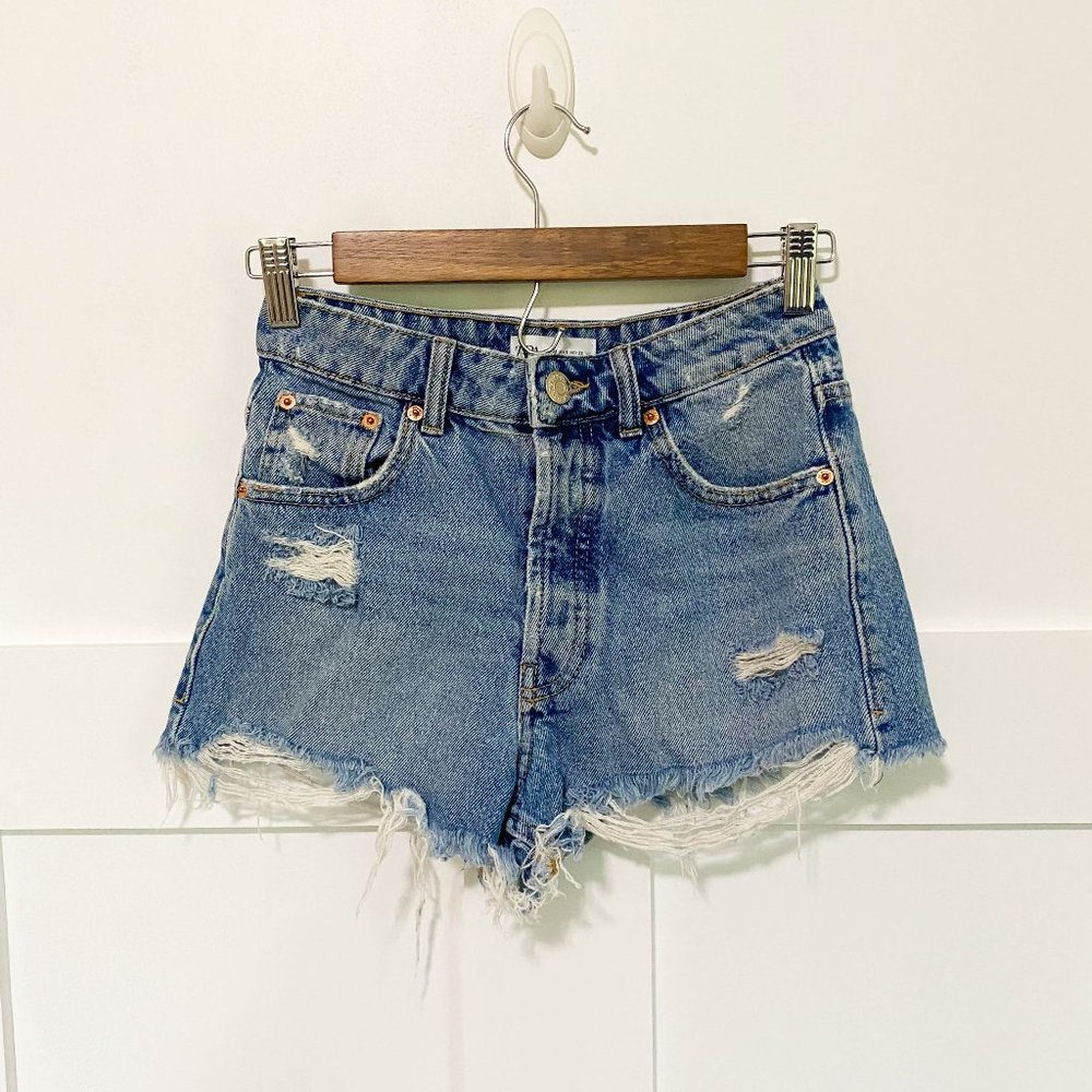Zara High Waisted Distressed Ripped Vintage Style Shorts
